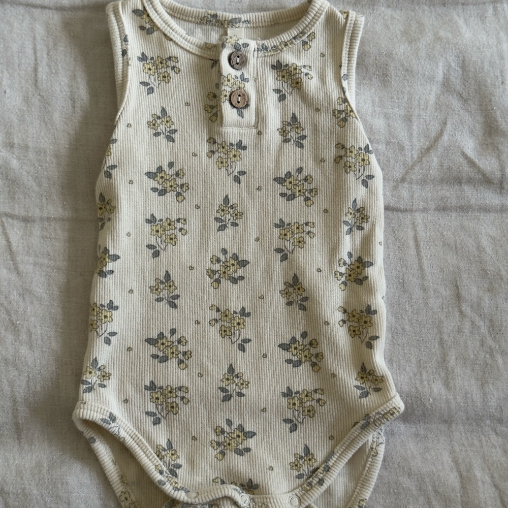 Quincy Mae Cream Floral Ribbed Baby Bodysuit